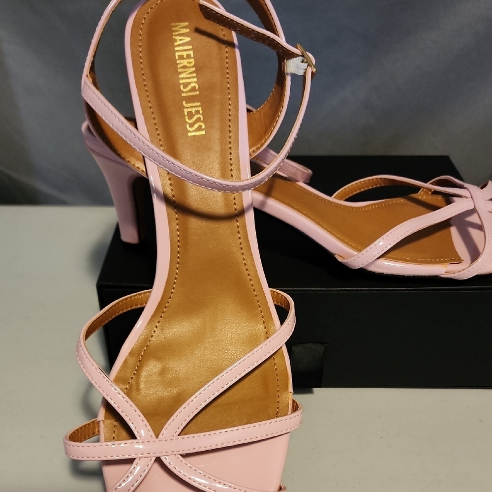 Sophisticated Pink Strappy Heels with Medium Heel